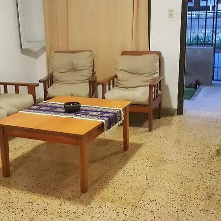 Reina Villa